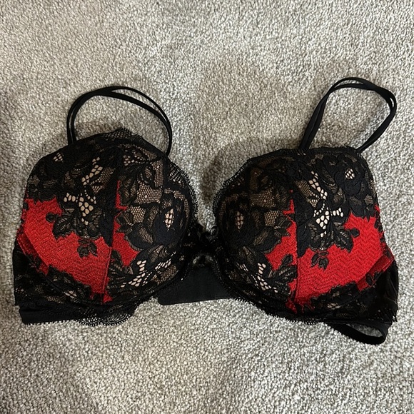 VICTORIA’s SECRET Bras 34B - Picture 5 of 6